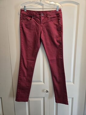 Volcom Skinny Jeans US 9 in Deep Wine Red